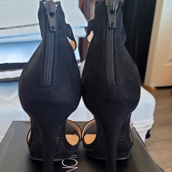 Fashion Nova TNT Heels - Picture 2 of 6